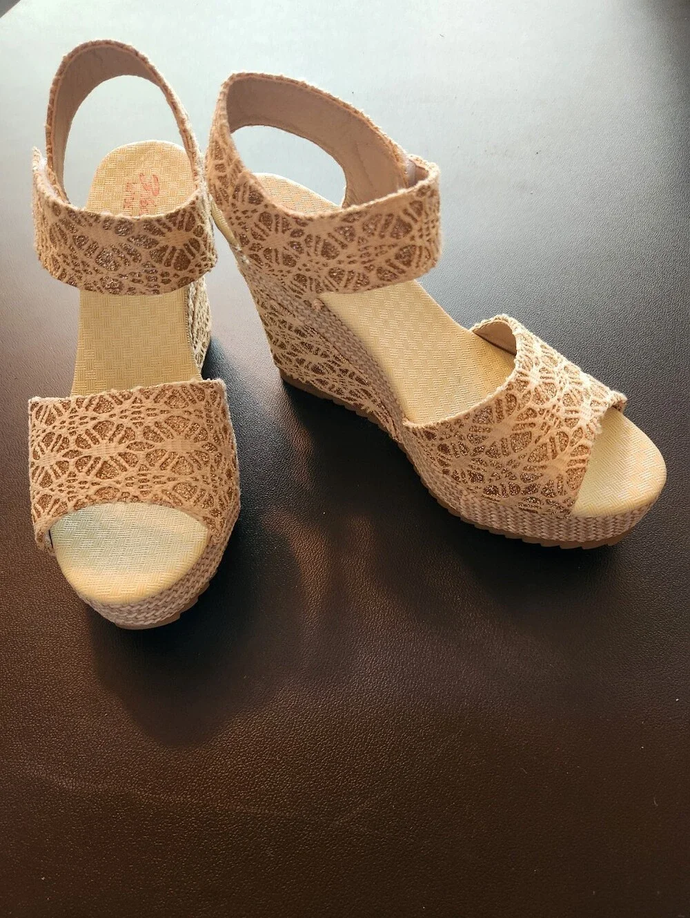 N/A elegant cream